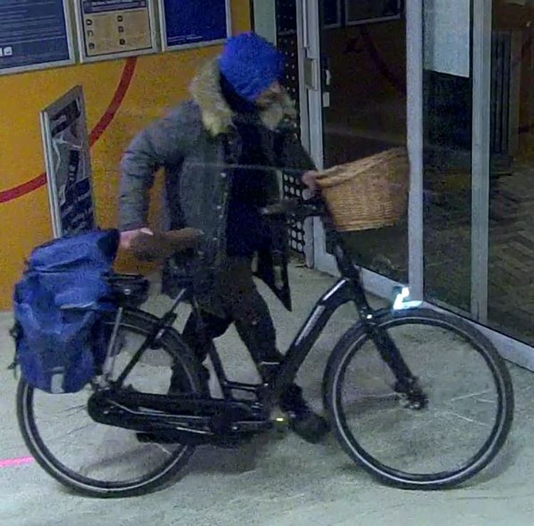 Helmond - Diefstal elektrische fiets - Stationsplein - Helmond